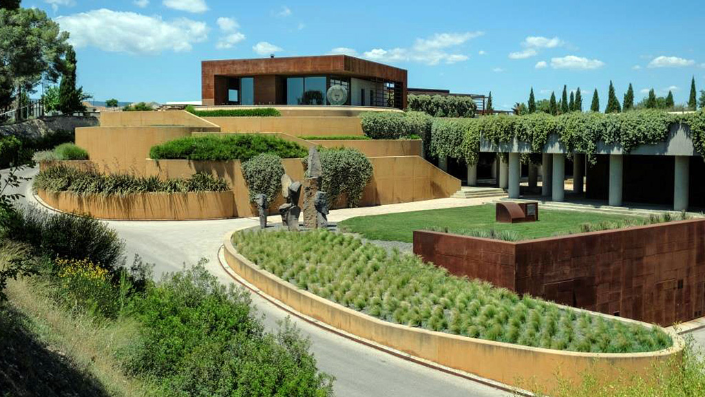 Spirito Italiano Most Admired Wine Brand drinks antinori planeta