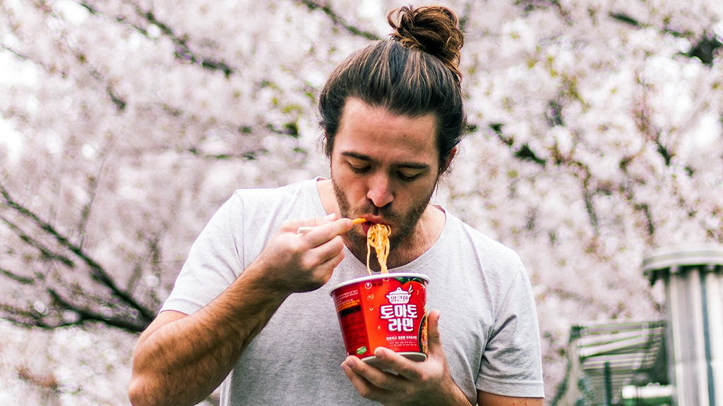 Spirito Italiano rumori a tavola fatelo con stile Spirito Italiano rumori a tavola fatelo con stile