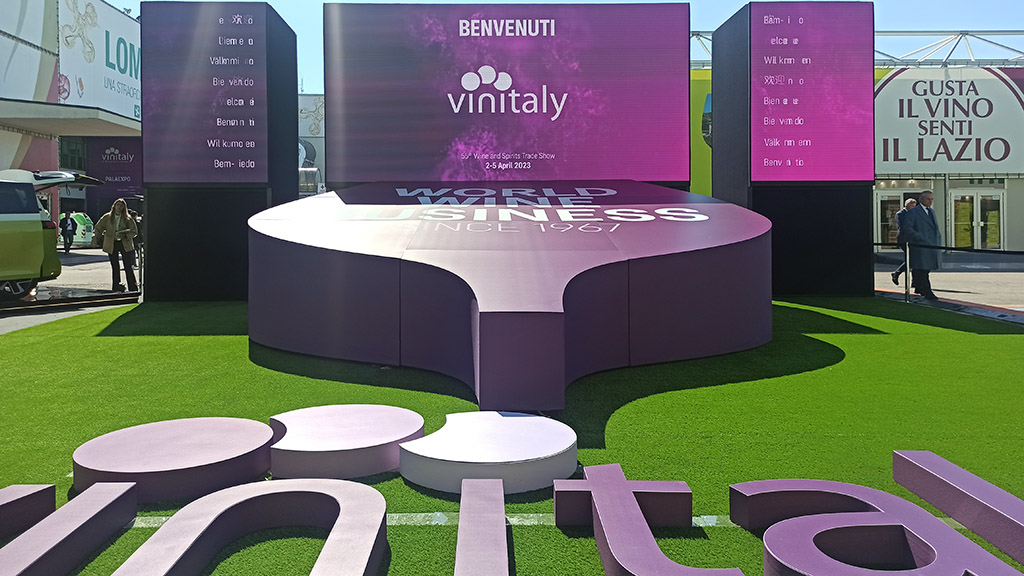 Spirito Italiano bacco divino caravaggio reni vinitaly