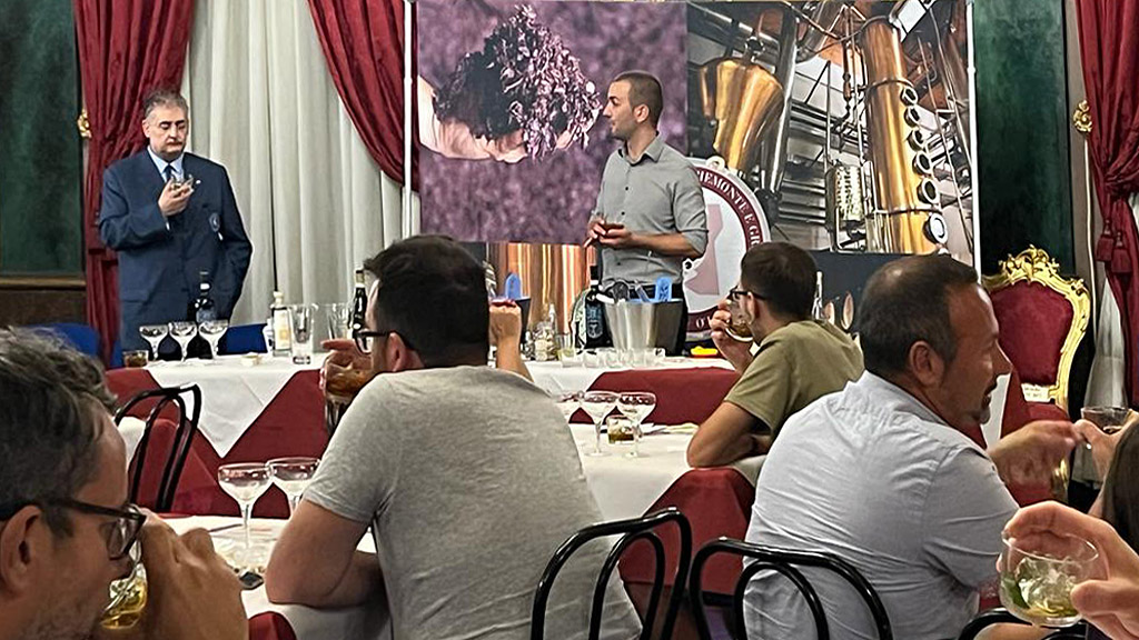 Spirito Italiano grappa piemonte douja anag