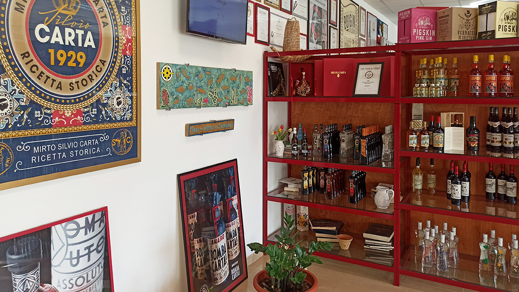 Spirito Italiano Silvio carta gin elio carta giniu Spirito Italiano Silvio carta gin elio carta giniu