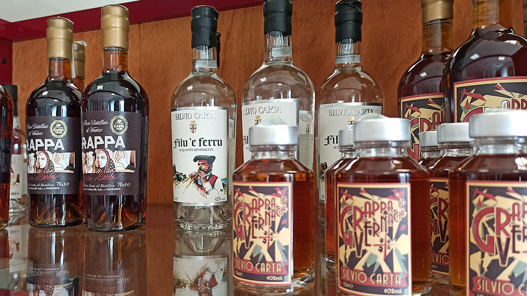 Spirito Italiano Silvio carta gin elio carta giniu Spirito Italiano Silvio carta gin elio carta giniu