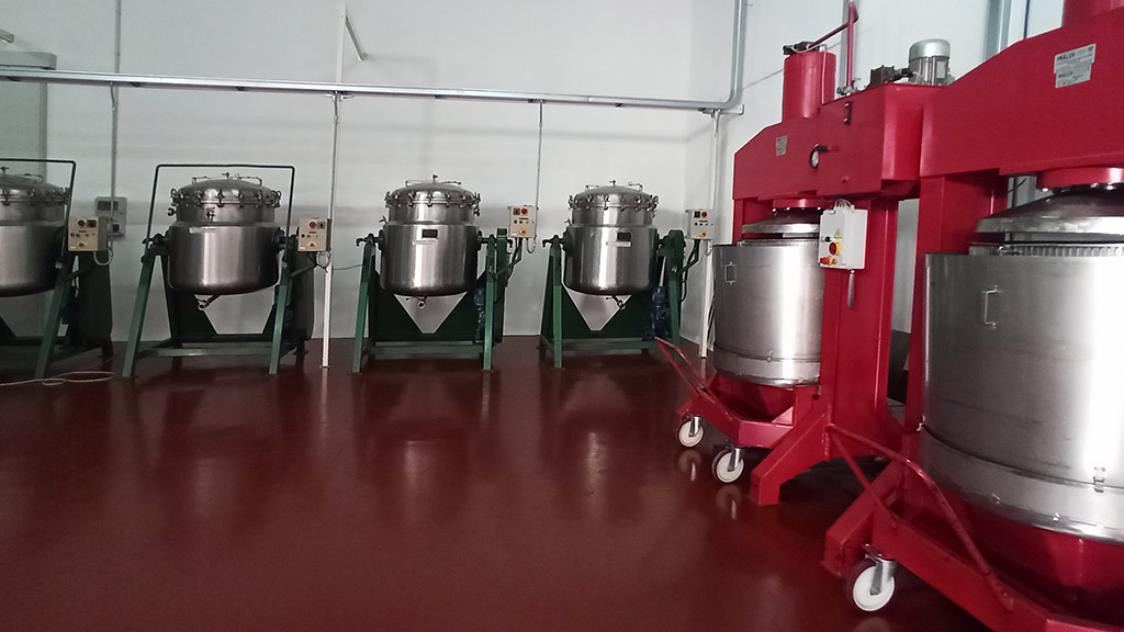 Spirito Italiano Silvio carta gin elio carta giniu Spirito Italiano Silvio carta gin elio carta giniu