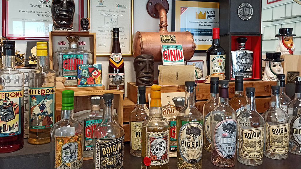 Spirito Italiano Silvio carta gin elio carta giniu Spirito Italiano Silvio carta gin elio carta giniu