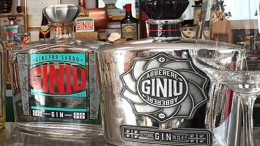 Spirito Italiano Silvio carta gin elio carta giniu Spirito Italiano Silvio carta gin elio carta giniu