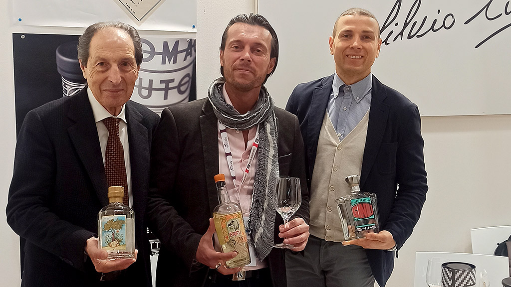 Spirito Italiano Silvio carta gin elio carta giniu Spirito Italiano Silvio carta gin elio carta giniu