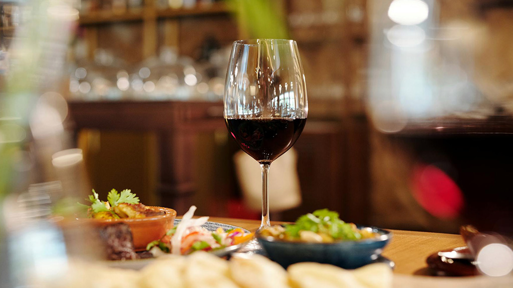 Spirito Italiano vino,galateo vino a tavola nel ristorante