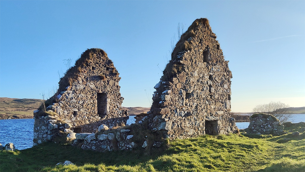 Spirito Italiano islay,whisky Finlaggan castle Islay - credits: S Comastri ©