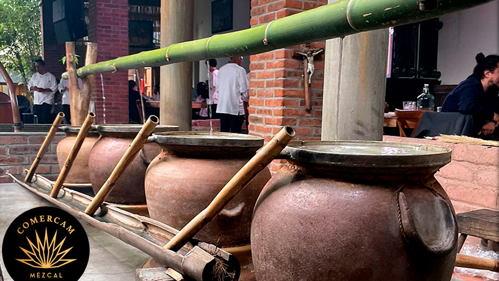 Spirito Italiano mezcal,distillazione Mezcal: distillazione - credits: Consejo Mexicano Regulador de la Calidad del Mezcal